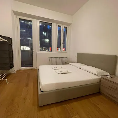 Farolfi Corso Di Porta Vittoria Milán